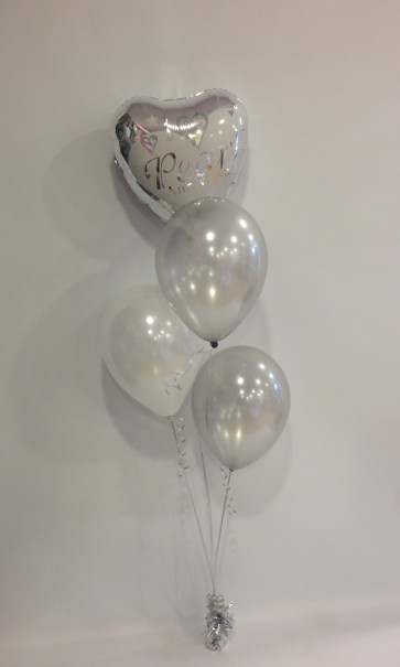Pearl Wedding White & Silver Staggered Balloon Bundle 